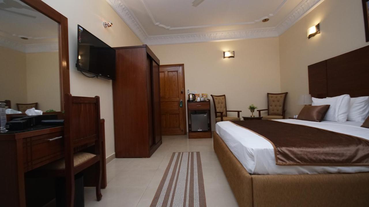 World Inn Hotel Carachi Exterior foto