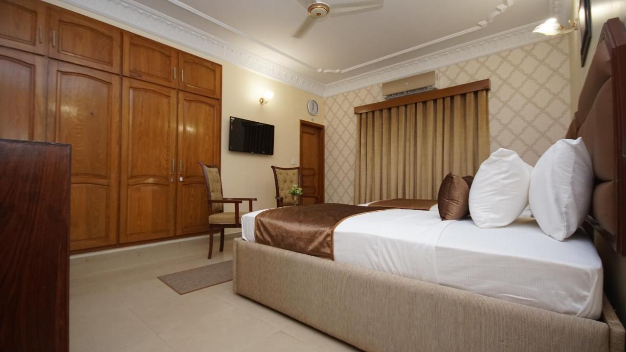 World Inn Hotel Carachi Exterior foto