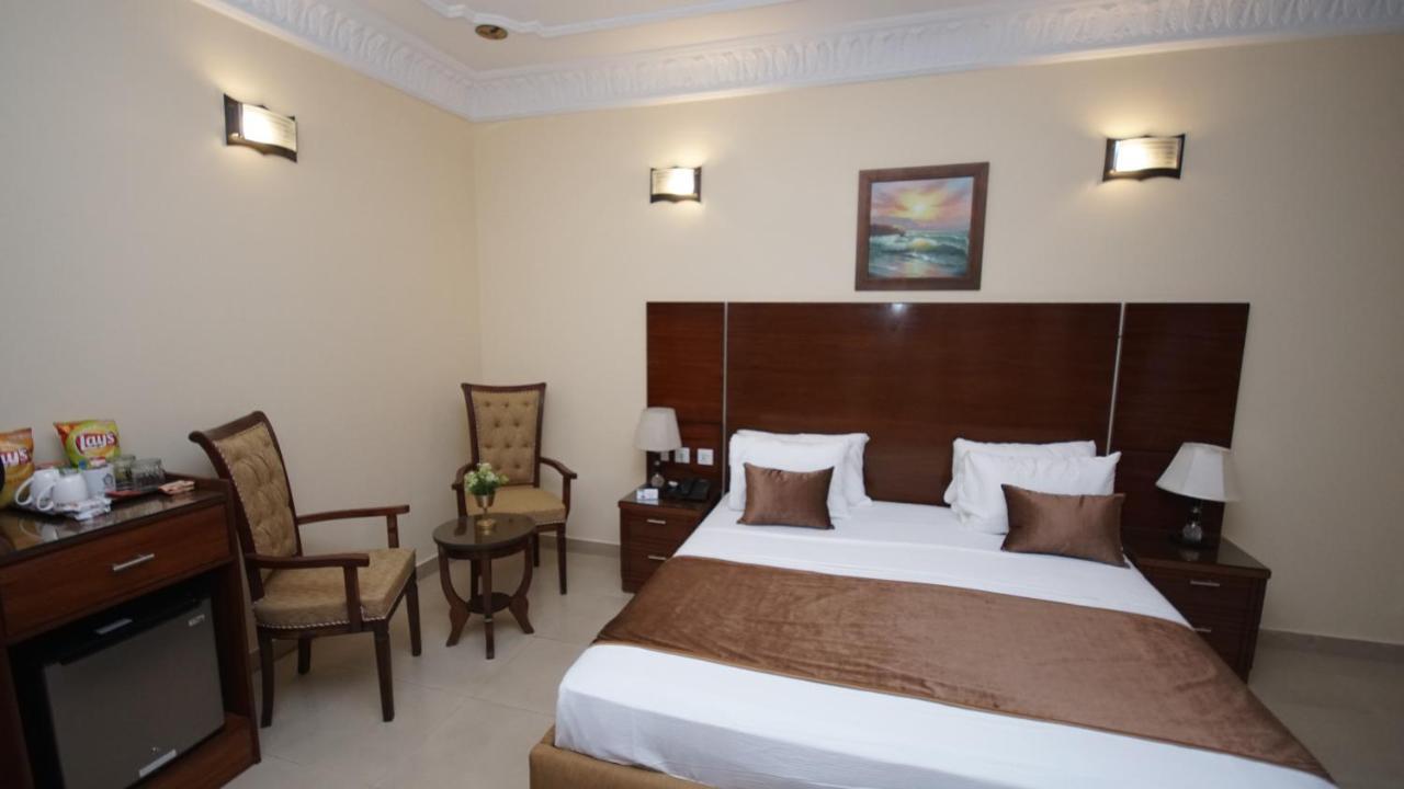 World Inn Hotel Carachi Exterior foto